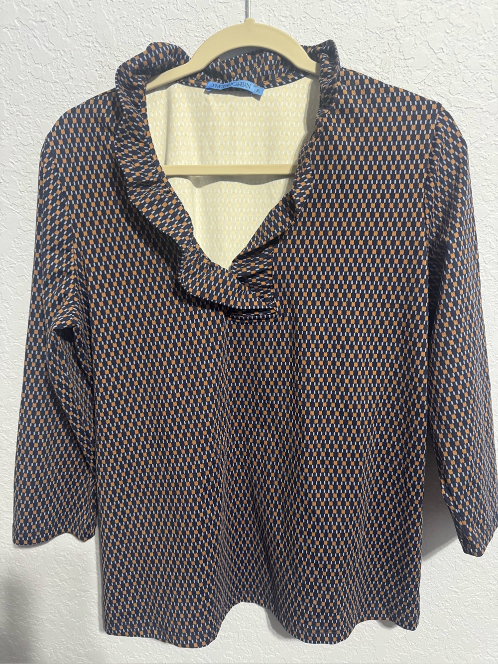 J. McLaughlin Durham Navy and Tan Ruffle V-Neck Catalina Cloth 3/4 Sleeve Top